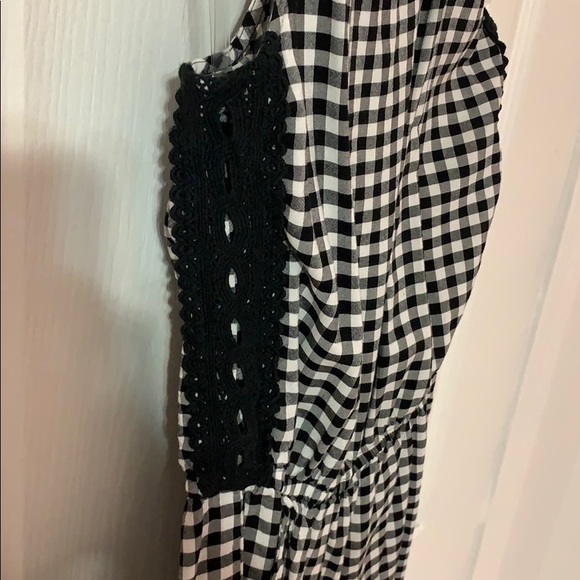 Romper - Picture 2 of 4